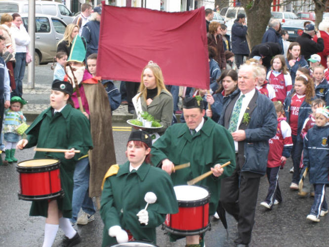 ../Images/St-patrick's-day-parade-bunclody-2006-21.JPG