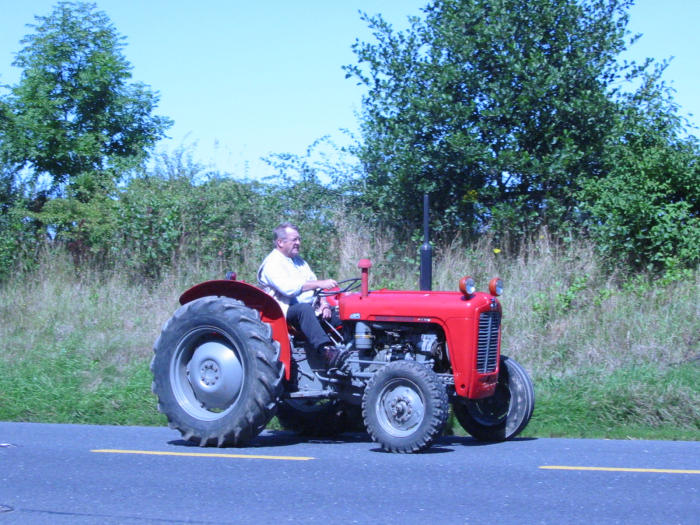 ../Images/Tractor-run-2005-IMG_5233.JPG